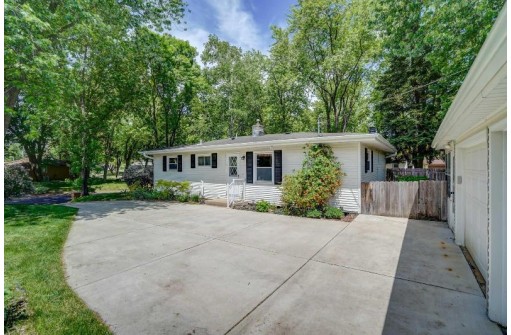 1001 Douglas Trail, Madison, WI 53716