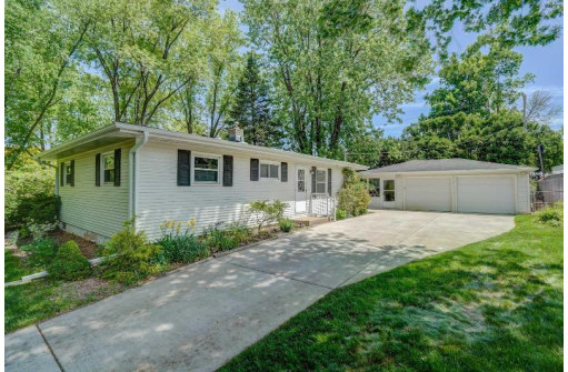 1001 Douglas Trail, Madison, WI 53716