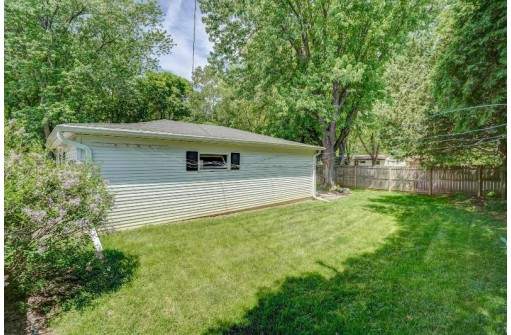 1001 Douglas Trail, Madison, WI 53716