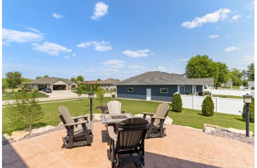 4836 Twelve Oaks Drive, Milton, WI 53563