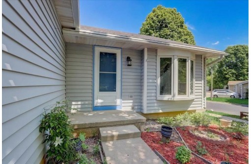 7122 E Valley Ridge Drive, Madison, WI 53719