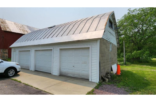 E13636 Highway 33, Baraboo, WI 53913