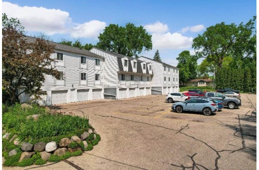 2146 Allen Boulevard 2, Middleton, WI 53562-2936