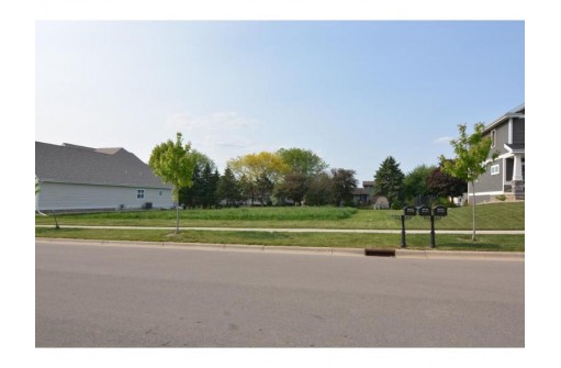 2428 Kilarney Way, Waunakee, WI 53597