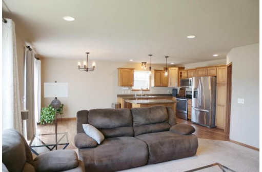 4801 Catalina Parkway, McFarland, WI 53558