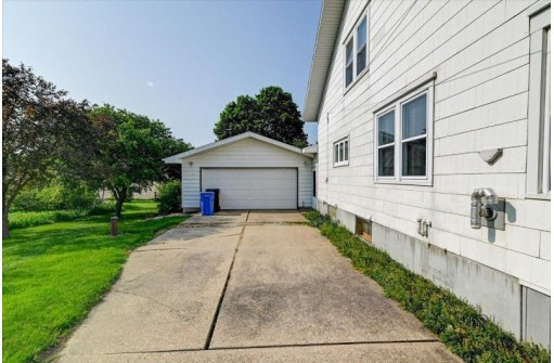 6767 Henry Road, Belleville, WI 53508-0000