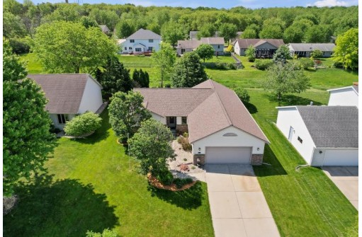 121 Meadow Ridge Lane, Madison, WI 53704