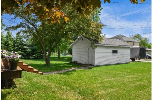 424 8th Street, Baraboo, WI 53913