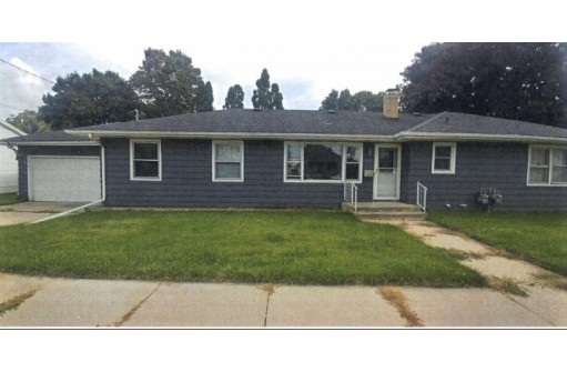 1332 Mt Zion Avenue, Janesville, WI 53545