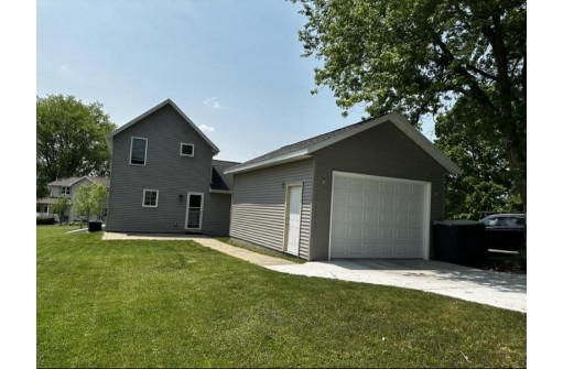 203 Weaver Street, Ridgeway, WI 53582