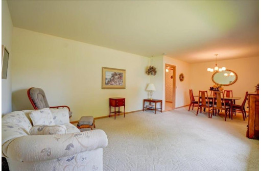 910 Meadowlark Drive, Madison, WI 53714