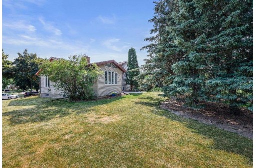 7202 E Branford Lane, Madison, WI 53717