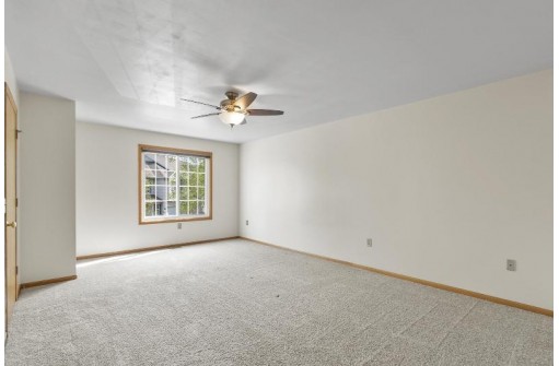 203 N Musket Ridge Drive, Sun Prairie, WI 53590