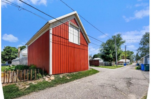 635 3rd Avenue, Baraboo, WI 53913