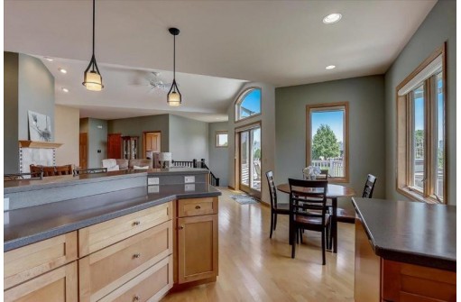 6472 Harvest Moon Court, Waunakee, WI 53597