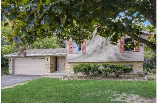 112 Meadow Lane, DeForest, WI 53532