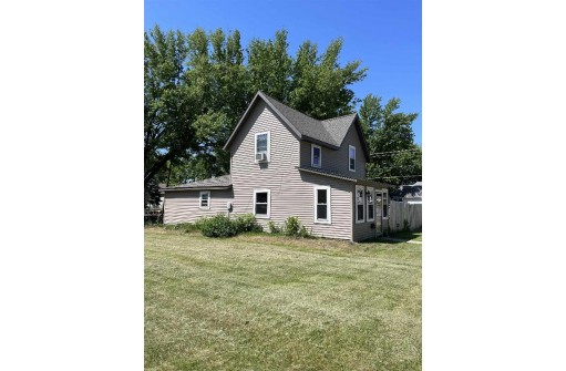 227 W Pearl Street, New Lisbon, WI 53950