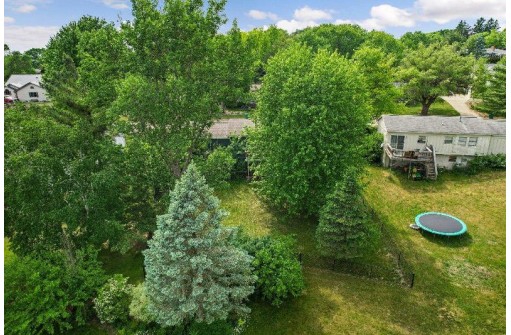 605 Birchwood Trail, Mount Horeb, WI 53572