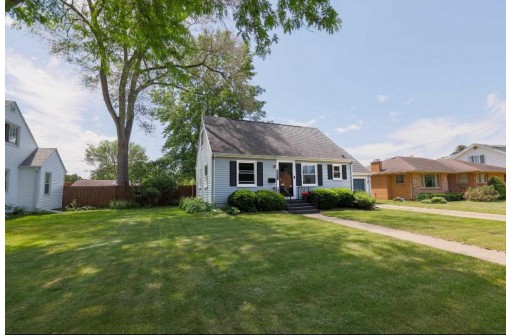 1120 Hawthorne Avenue, Janesville, WI 53545