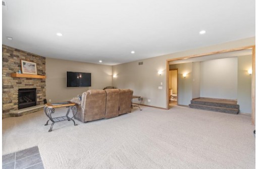 3004 Wyndwood Way, Sun Prairie, WI 53590