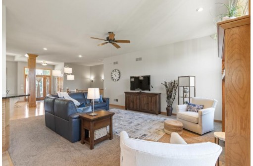 3004 Wyndwood Way, Sun Prairie, WI 53590