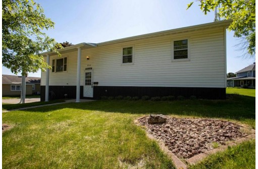 950 Henry Street, Platteville, WI 53818