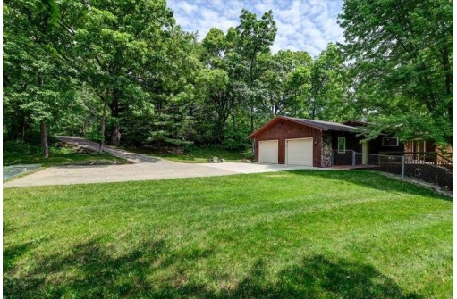 6211 Knollwood Drive, Oregon, WI 53575