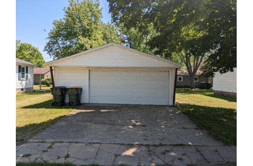 238 E Union Street, Lone Rock, WI 53556-3845