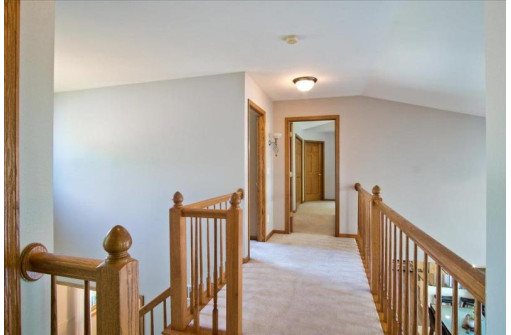 1827 Harwood Court, Sun Prairie, WI 53590