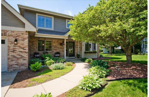 1827 Harwood Court, Sun Prairie, WI 53590