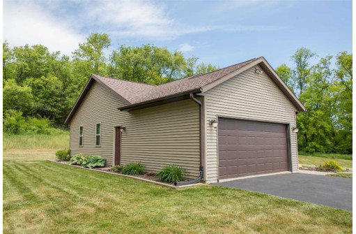 W6606 Edgewood Court, Westfield, WI 53964