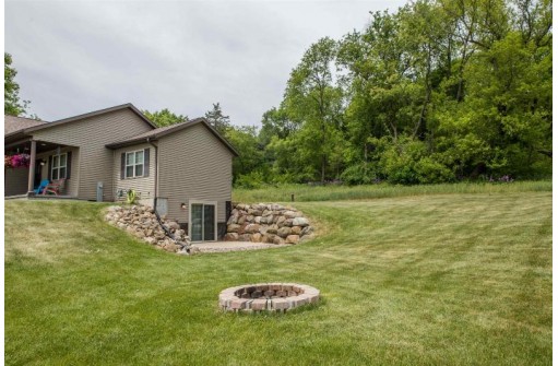 W6606 Edgewood Court, Westfield, WI 53964