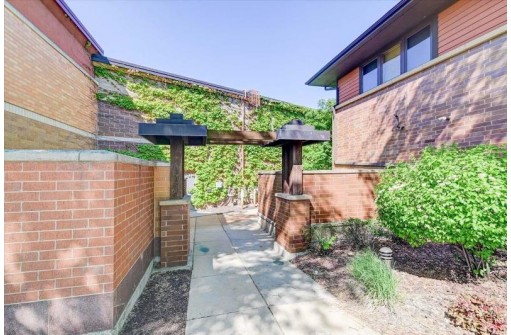 6745 Frank Lloyd Wright Avenue, Middleton, WI 53562