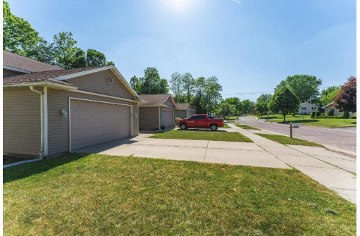 423 14th Avenue, Baraboo, WI 53913