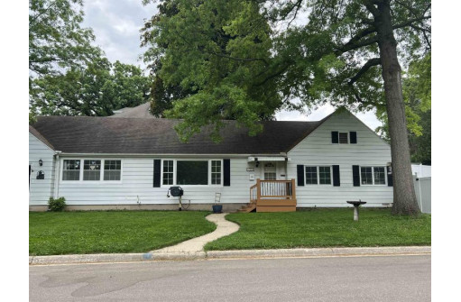 101 W Mckinley Street, Stoughton, WI 53589