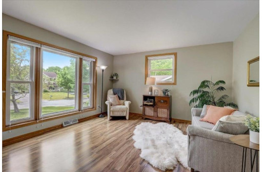 6 Wentworth Circle, Madison, WI 53719