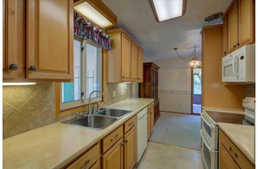 5917 Mayhill Drive, Madison, WI 53711