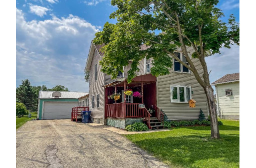 256 W Oak Grove Street, Juneau, WI 53039