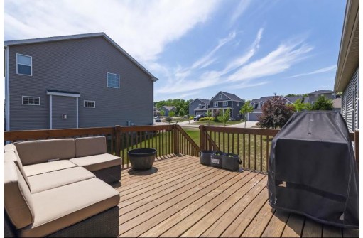 6075 Pine Ridge Way, McFarland, WI 53558