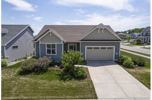 6075 Pine Ridge Way, McFarland, WI 53558