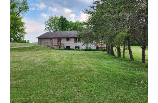 W4101 Moore Road, Rio, WI 53960