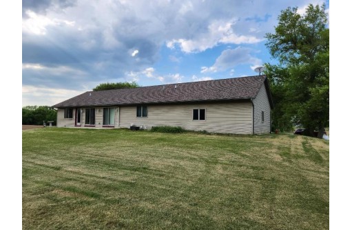 W4101 Moore Road, Rio, WI 53960