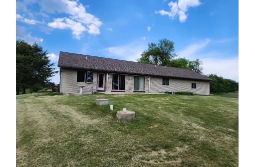 W4101 Moore Road, Rio, WI 53960