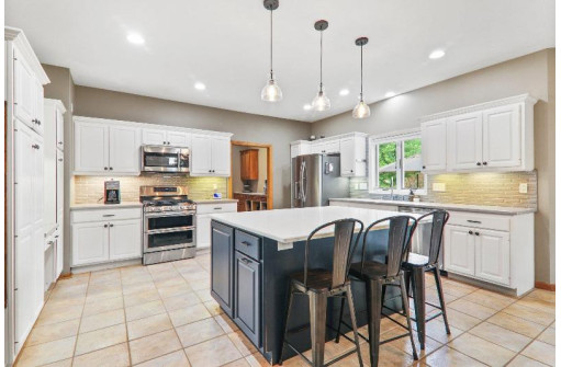 7201 Countrywood Lane, Madison, WI 53719