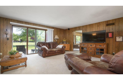 824 E Morning Glory Lane, Beloit, WI 53511