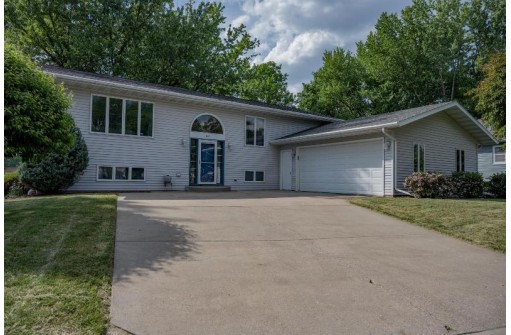 617 Grove Street, Mauston, WI 53948