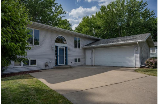 617 Grove Street, Mauston, WI 53948