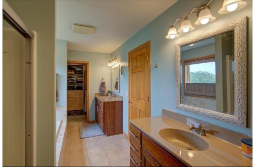 416 Old Indian Trail, DeForest, WI 53532