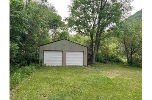 59326 Benhardt Ridge Road, Lynxville, WI 54626