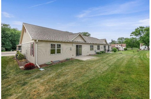 68 Berdella Court, Cross Plains, WI 53528